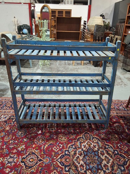 Lot 67 - BAKERS RACK