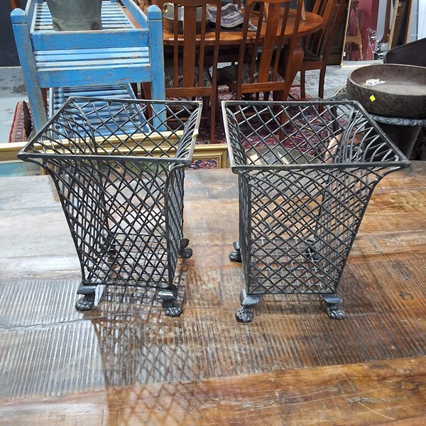Lot 78 - PLANTERS
