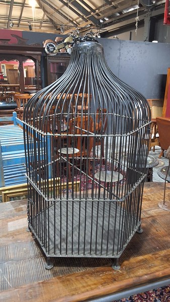 Lot 87 - BIRD CAGE