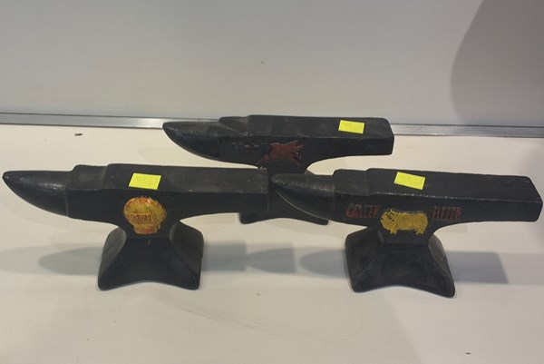 Lot 1514 - ANVILS