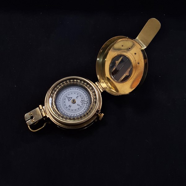 Lot 1318 - COMPASS