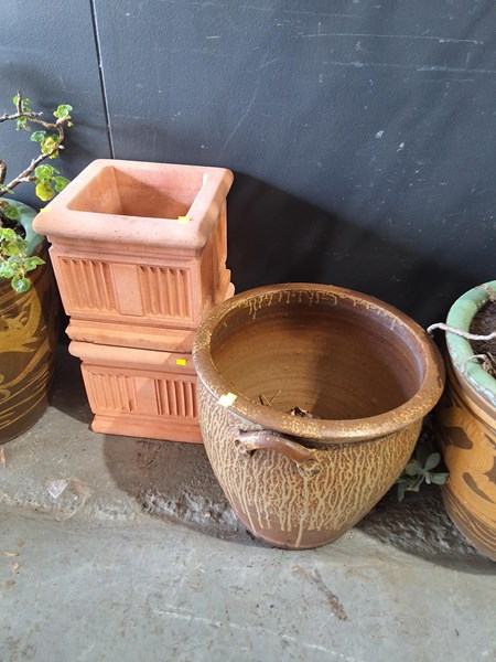 Lot 420 - GARDEN POTS