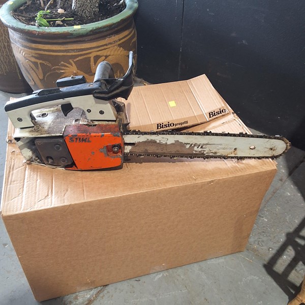 Lot 247 - CHAINSAW
