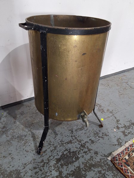 Lot 293 - LAUNDRY COPPER