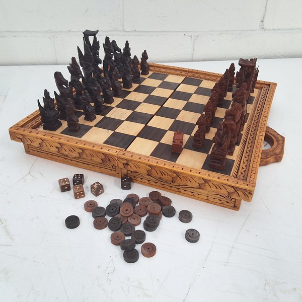 Lot 1402 - CHESS SET