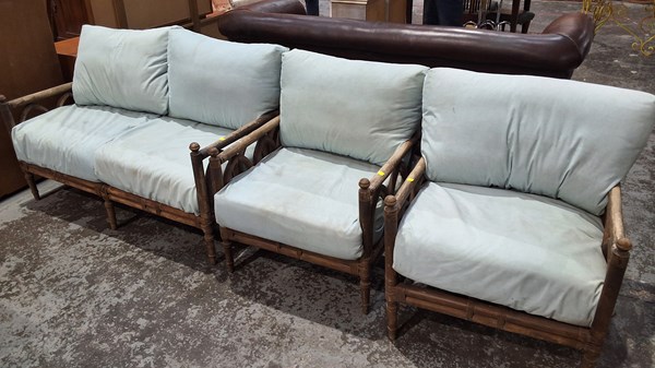 Lot 303 - SUNLOUNGE