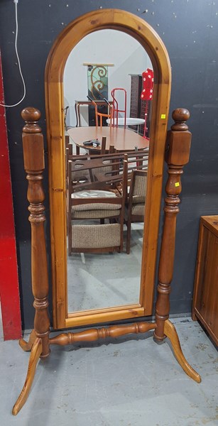 Lot 154 - CHEVAL MIRROR