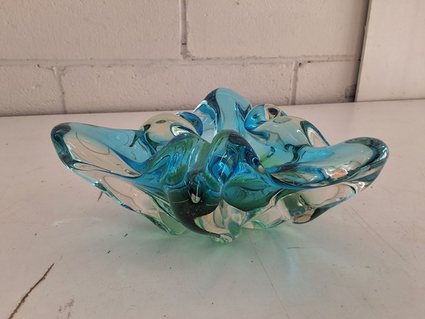 Lot 1420 - GLASS BOWL