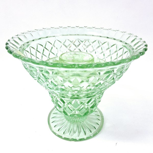 Lot 1422 - URANIUM GLASS VASE