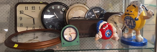 Lot 1354 - CLOCKS