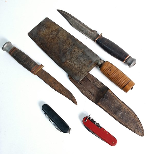 Lot 1328 - KNIVES