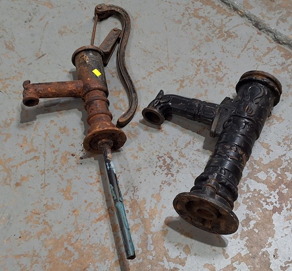 Lot 263 - HAND PUMPS