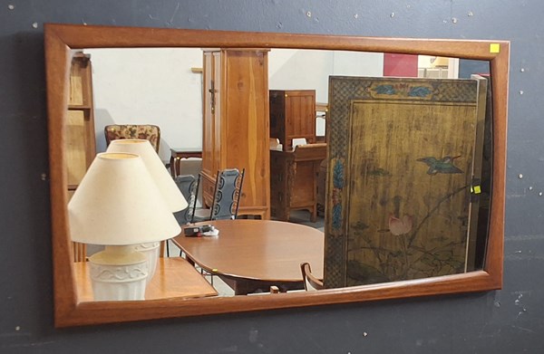 Lot 4 - WALL MIRROR
