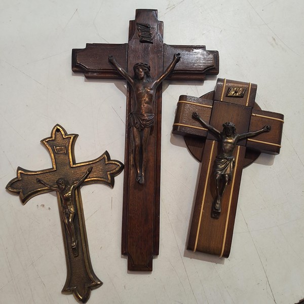 Lot 1475 - CRUCIFIXES