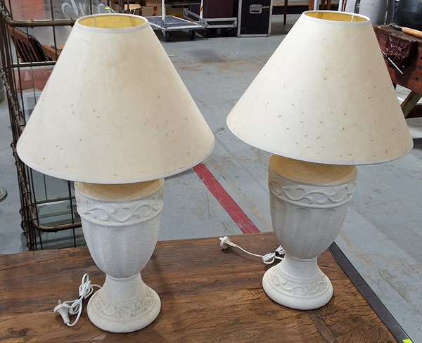 Lot 131 - TABLE LAMPS