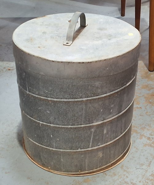 Lot 232 - GRAIN BIN