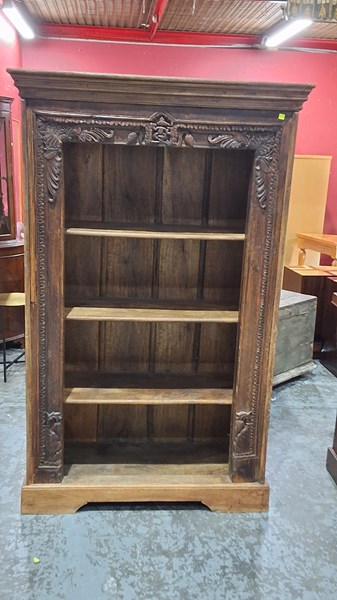 Lot 70 - BOOKSHELF
