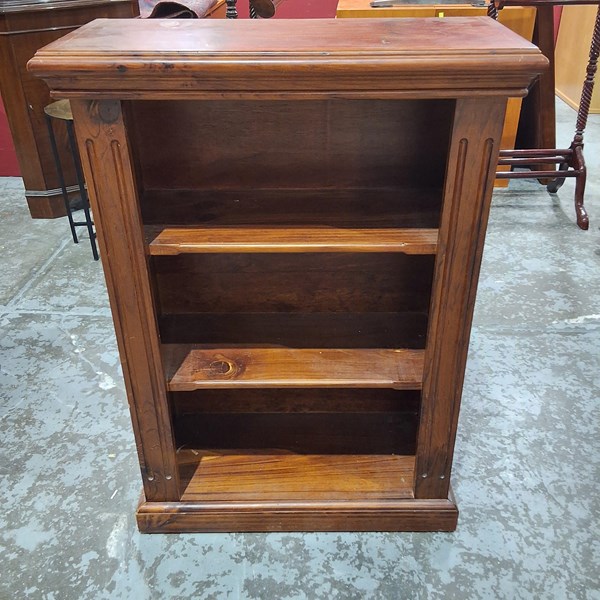 Lot 170 - BOOKSHELF
