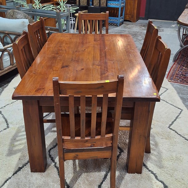 Lot 112 - DINING SUITE