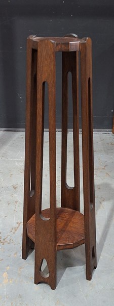 Lot 354 - JARDINIERE STAND