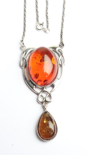 Lot 1021 - SILVER NECKLACE