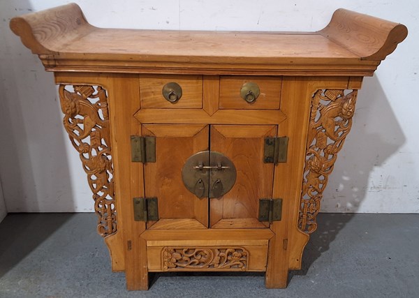 Lot 367 - CHINOISERIE CONSOLE