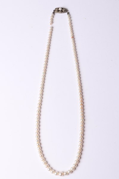 Lot 1009 - NECKLACE