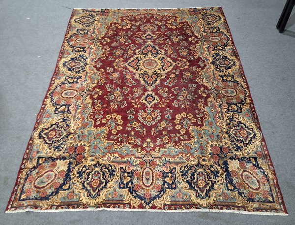 Lot 91 - ANTIQUE ONE-WAY ISFAHAN RUG
