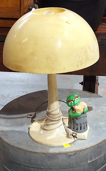 Lot 293 - MUSHROOM LAMP