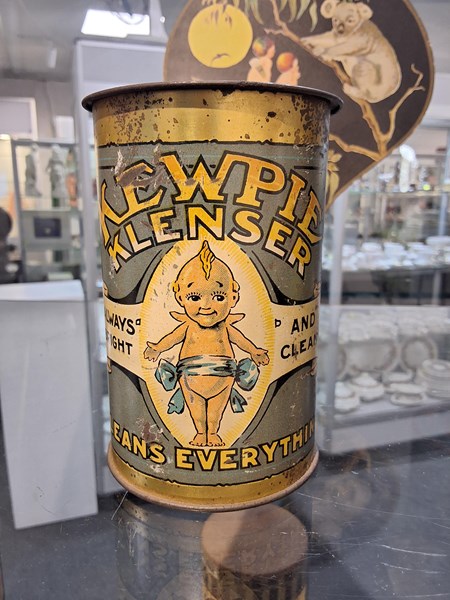 Lot 1078 - KEWPIE KLENSER TIN