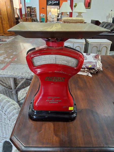 Lot 1105 - SCALES