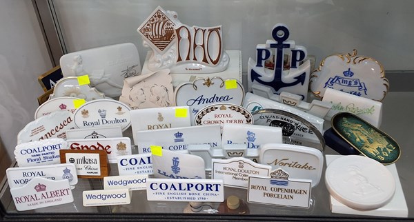 Lot 1267 - DISPLAY NAME TAGS