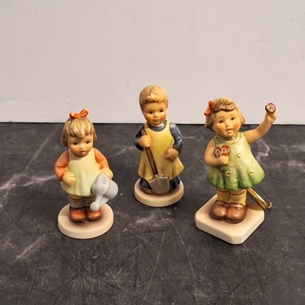 Lot 1293 - HŬMMEL FIGURES