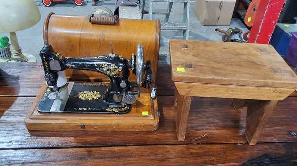 Lot 225 - STOOL AMD SEWING MACHINE