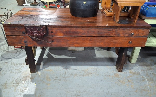 Lot 76 - WORKBENCH