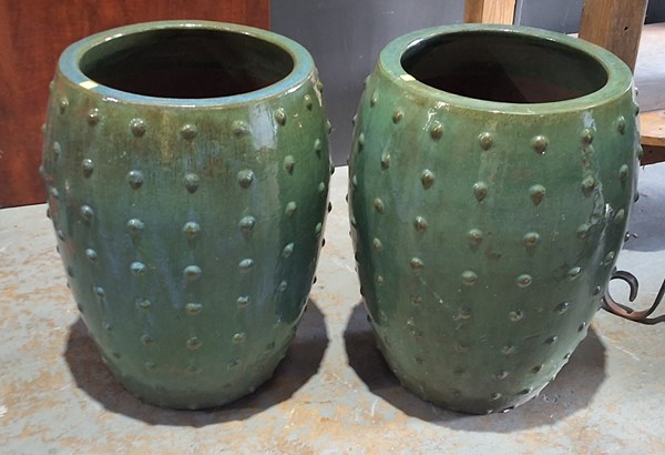 Lot 422 - GARDEN PLANTERS