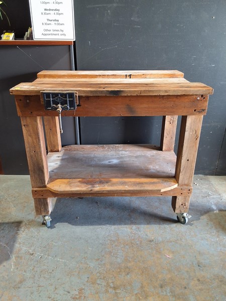 Lot 80 - WORKBENCH