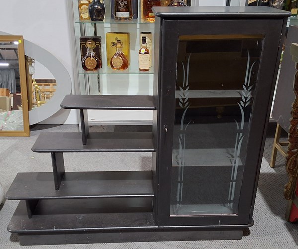Lot 335 - DISPLAY UNIT