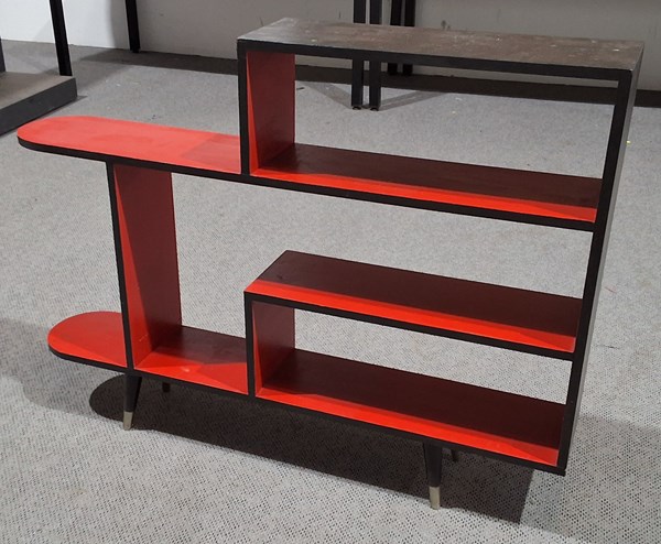 Lot 329 - BOOKSHELF