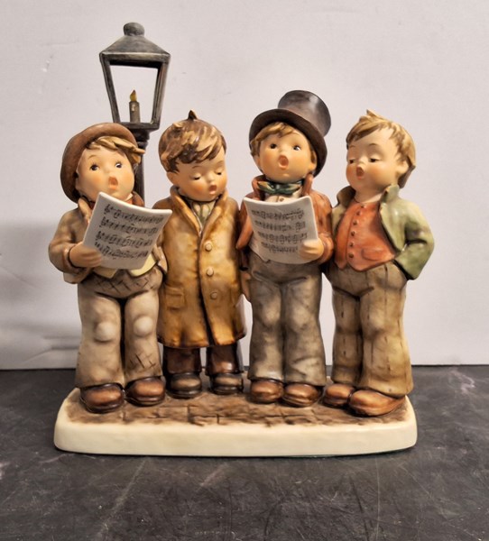 Lot 1395 - HŬMMEL FIGURINE