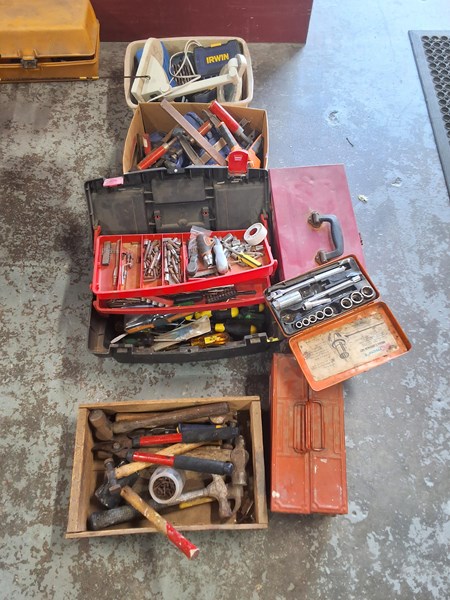 Lot 239 - TOOLS