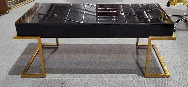 Lot 346 - COFFEE TABLE