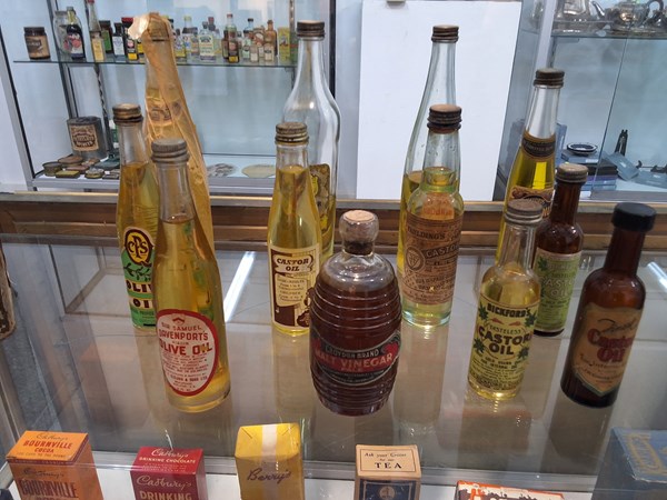 Lot 1102 - OIL BOTTLES