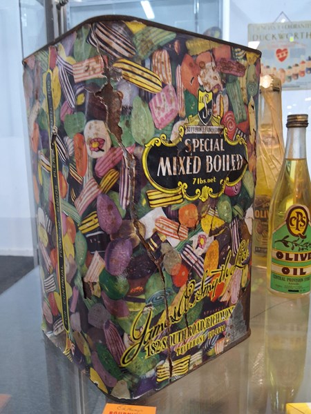 Lot 1101 - SWEETS TIN