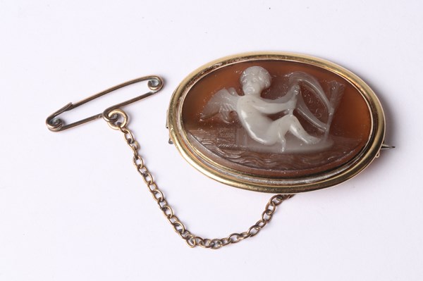 Lot 1014 - BROOCH