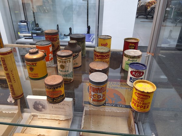 Lot 1117 - SPICE TINS