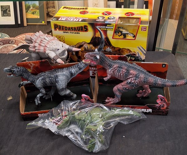 Lot 1536 - TOY DINOSAURS