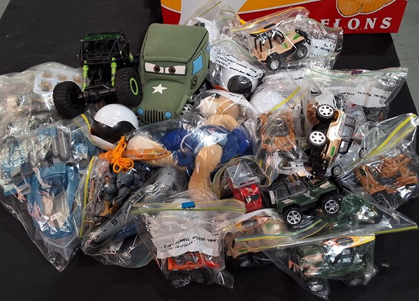 Lot 1537 - TOY LOT