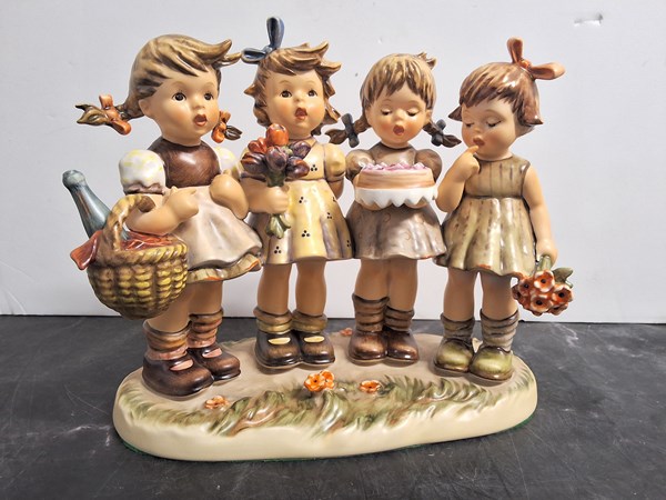 Lot 1390 - HŬMMEL FIGURINE