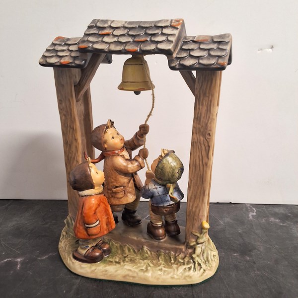 Lot 1393 - HŬMMEL FIGURINE